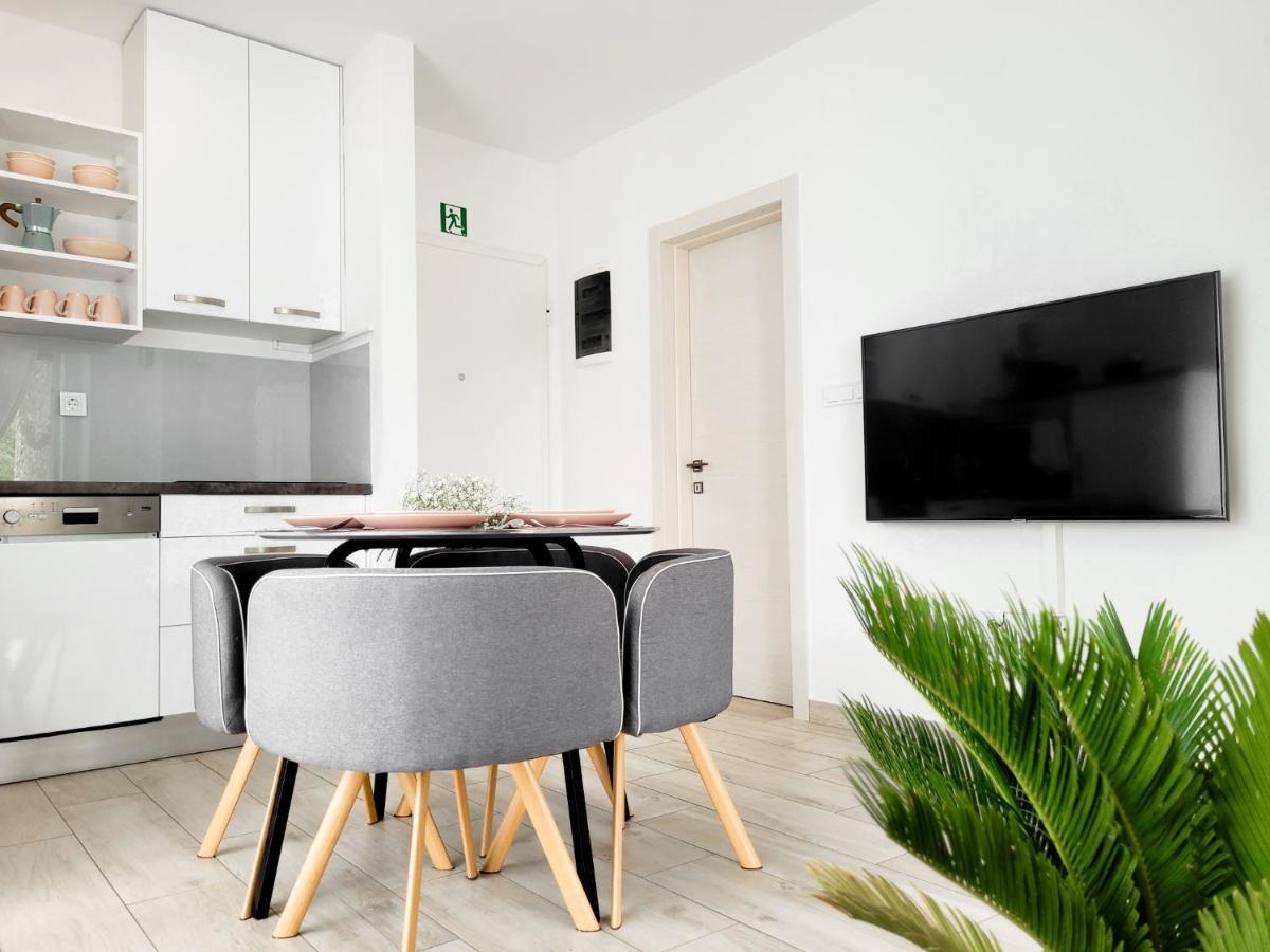 Rosemarie Beach Suites Задар Екстериор снимка
