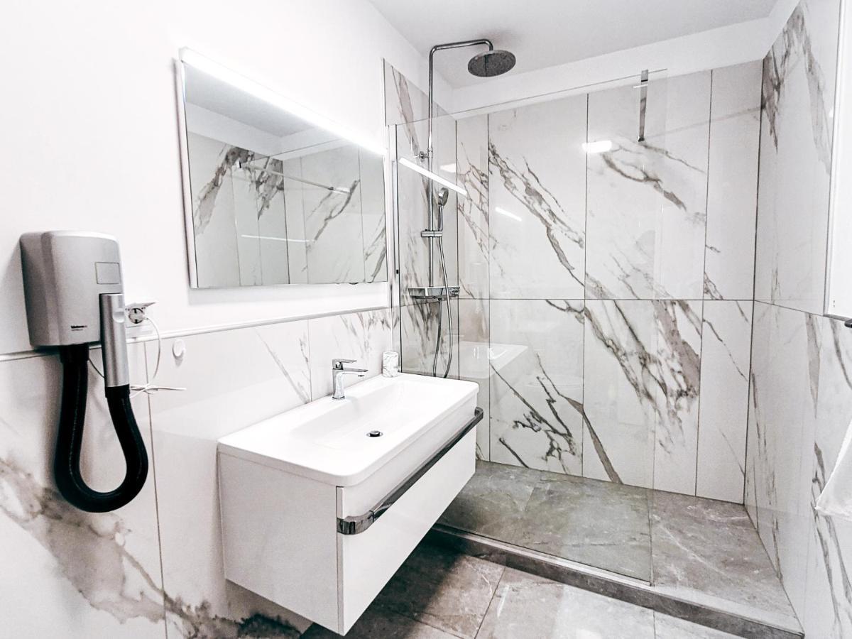Rosemarie Beach Suites Задар Екстериор снимка